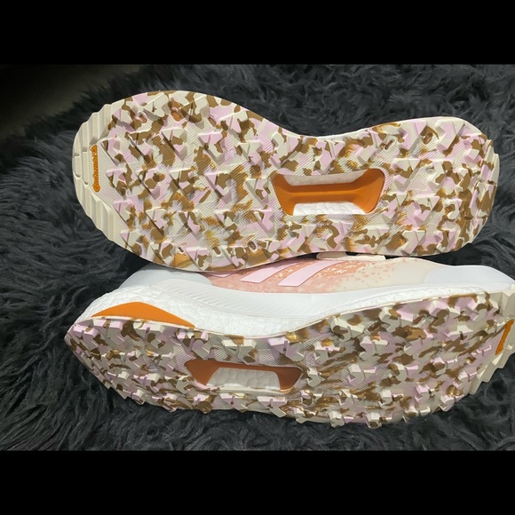 - NWT beautiful Terrex Prime Blue sneakers, Size 8 - Picture 5 of 8